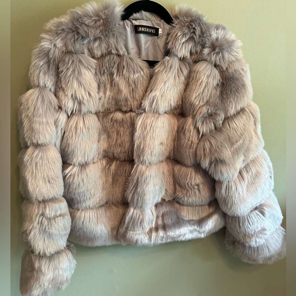 Lanshifei faux fur jacket in grey xl